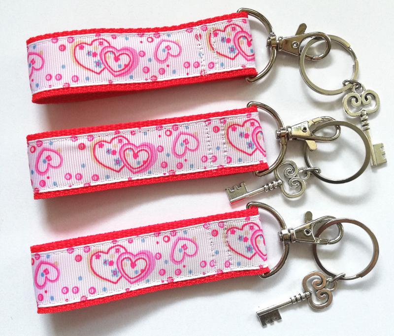 ValentinDay heveder kulcstartó táskadísz karabinerrel karikával kulcs fityegővel