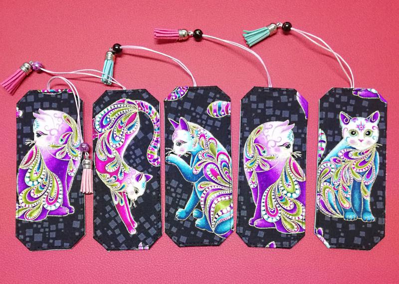 Varázslatos cicák bojtfityegős könyvjelző